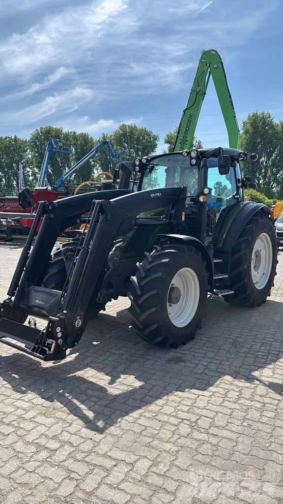 Valtra G135 Трактори