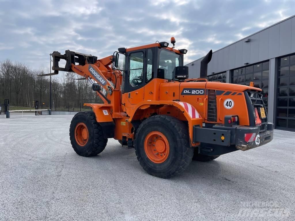 Doosan DL 200 Колесни товарачи