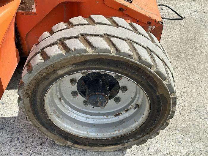 JLG E450 Съчленени стрелови подемници