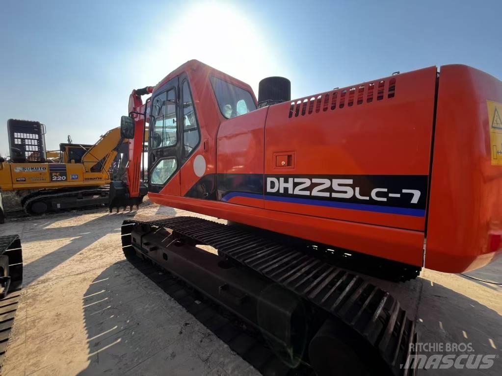 Doosan DH225-7 Средни екскаватори 7т - 12т