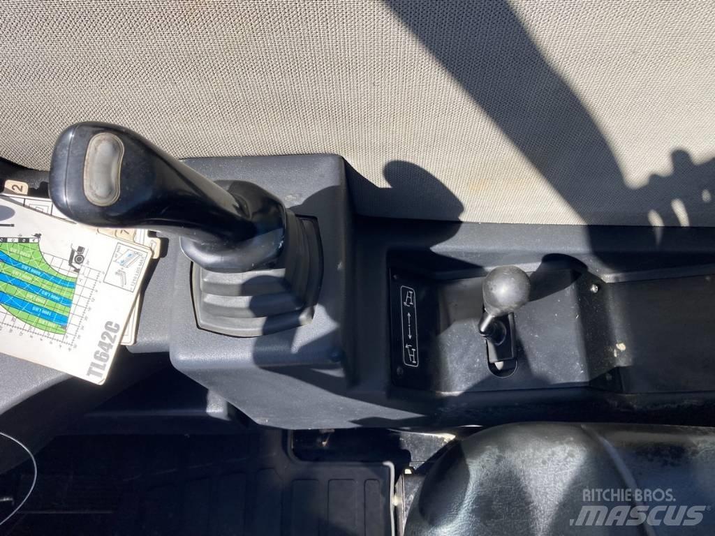 CAT TL 642 C Телескопични товарачи