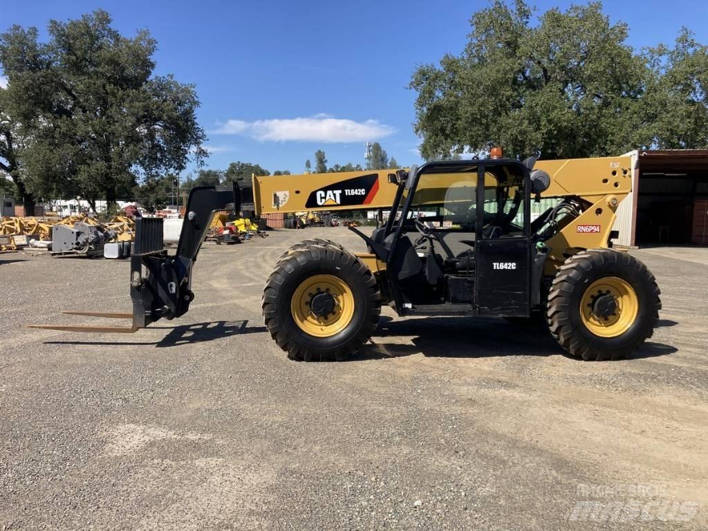 CAT TL 642 C Телескопични товарачи