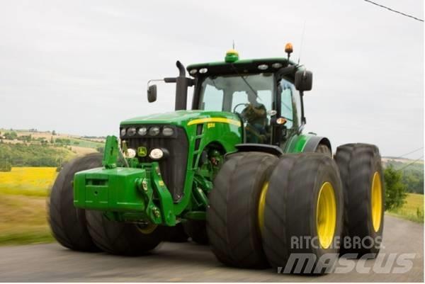 John Deere JD8270 Трактори