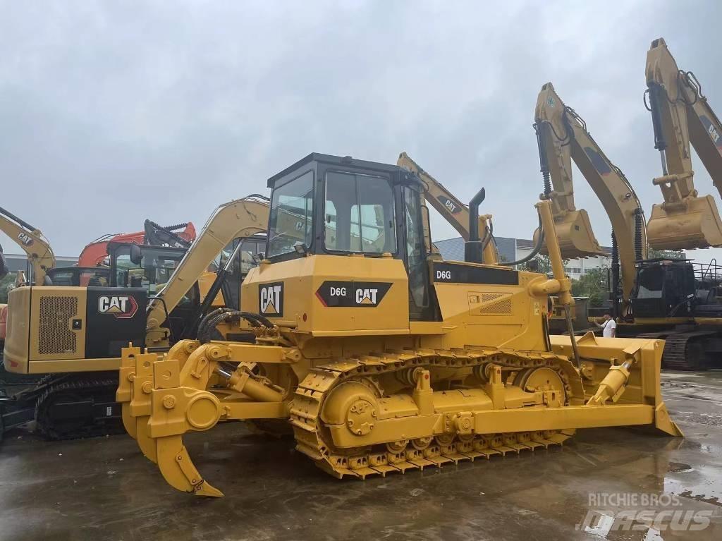 CAT D 6 G Верижни булдозери
