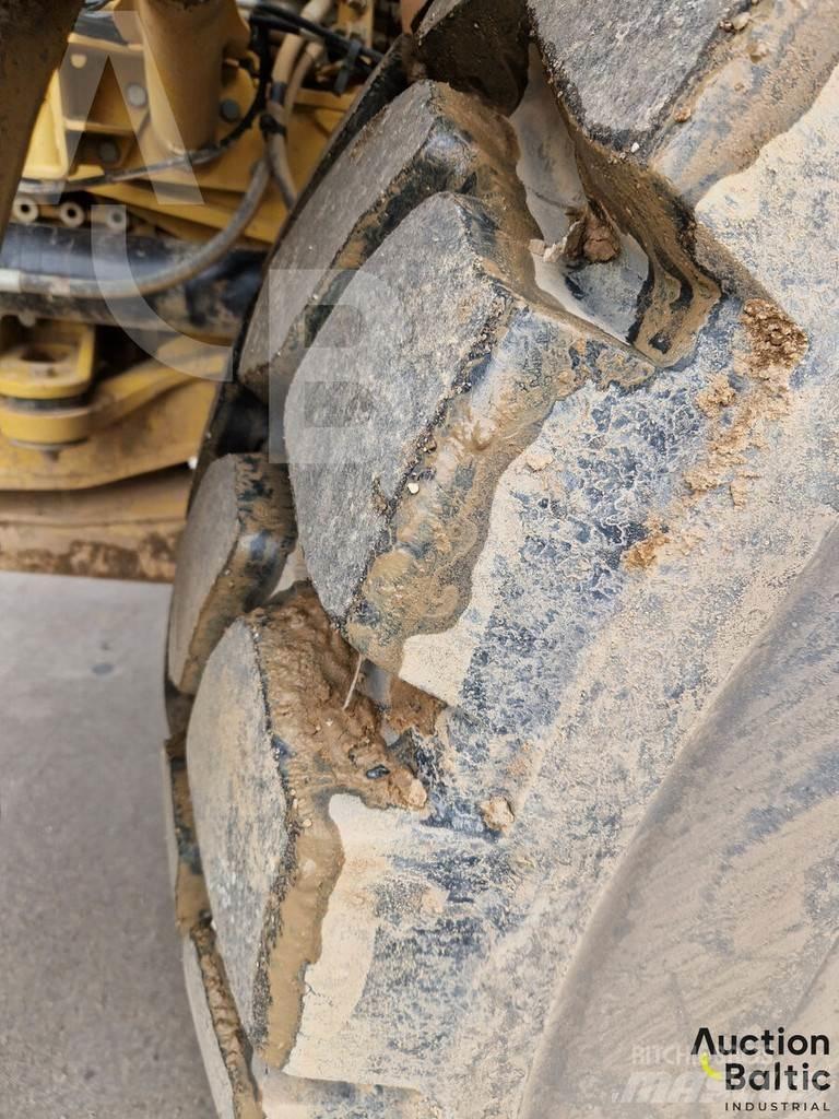 CAT 735C Дъмпери/моторни превозни средства