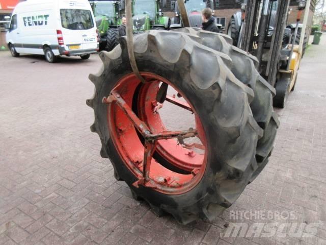 Goodyear 13.6/36 Колелета/Гуми