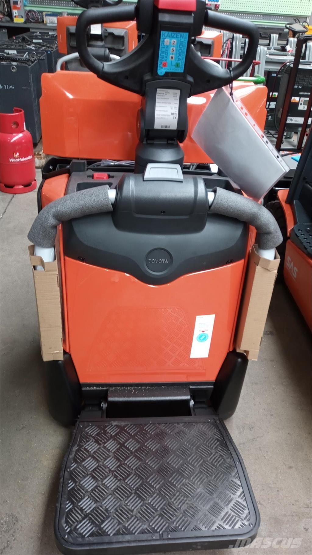 Toyota LPE200B Колички високоповдигачи с теглич