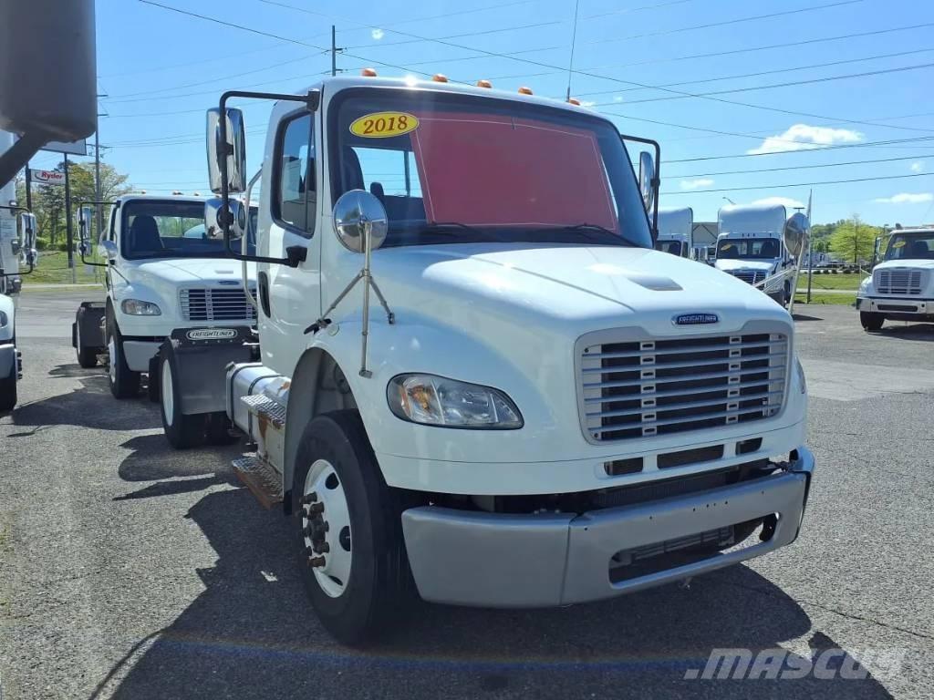 Freightliner M2 106 Влекачи