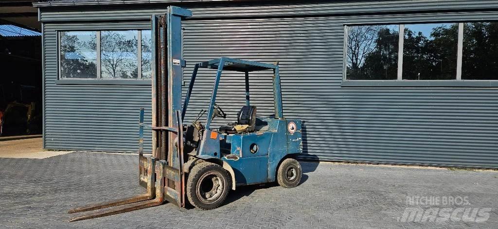 Clark 3 ton diesel Вилични кари-повдигачи - други