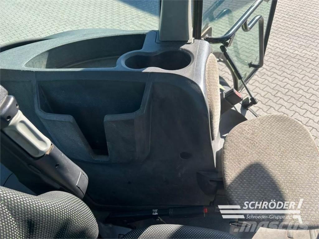 CLAAS ARION 640 Трактори