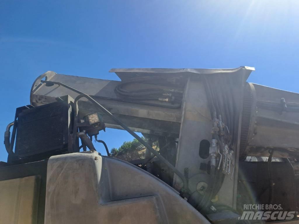Gradall XL 4200 III Подземни товарачи