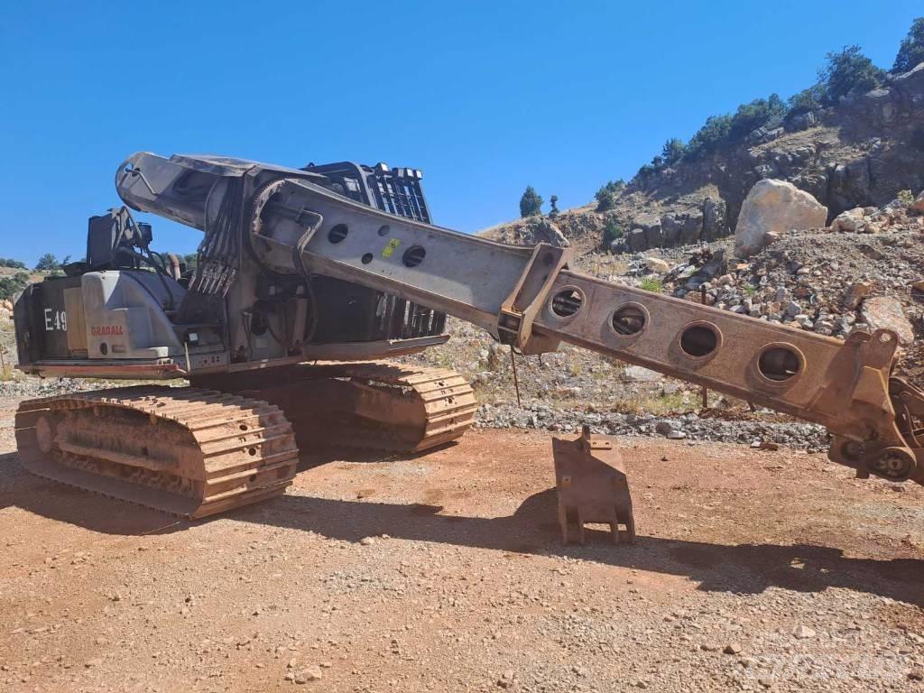 Gradall XL 4200 III Подземни товарачи