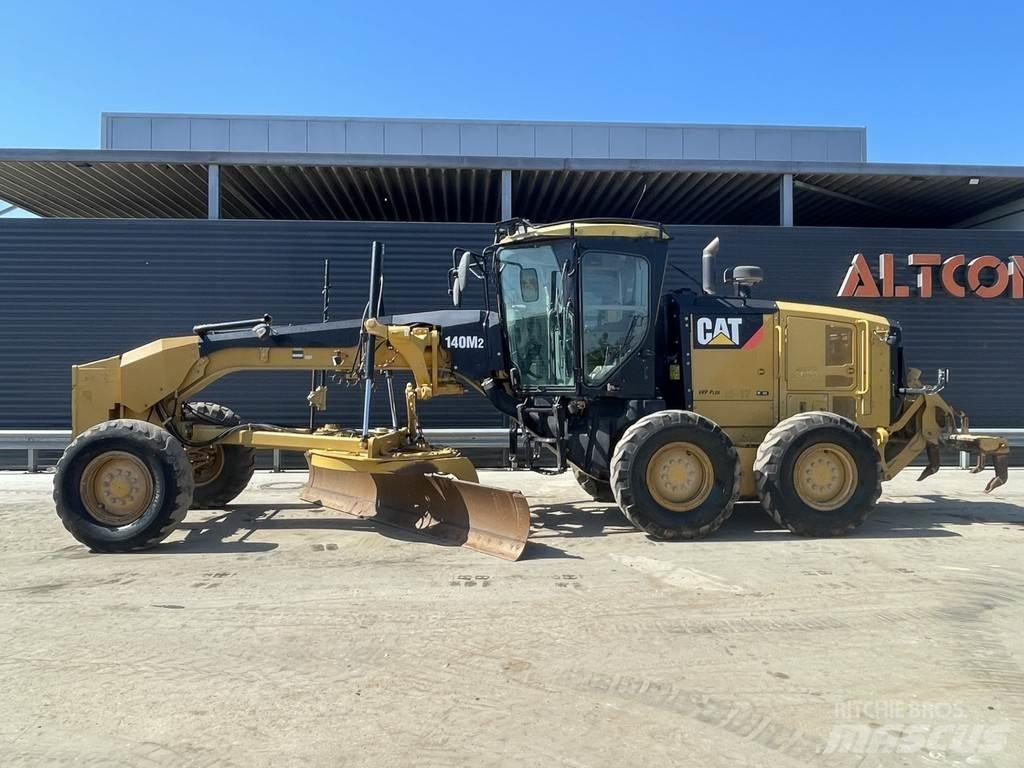 CAT 140 M2 Сортировъчно оборудване