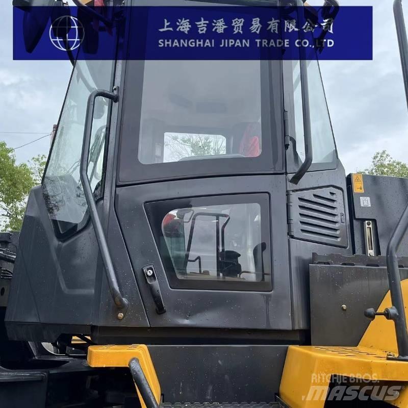 LiuGong CLG 870 H Колесни товарачи