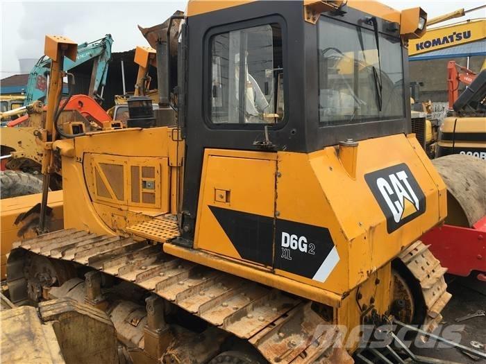 CAT D 6 G Верижни булдозери
