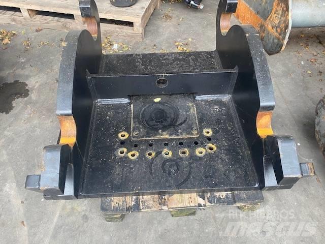CAT CW70 kopplaat Куки