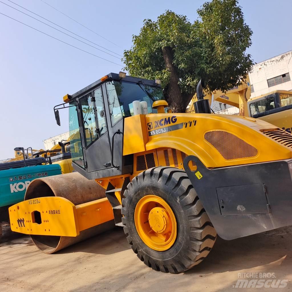 XCMG XS 202J Еднобарабанни ролки
