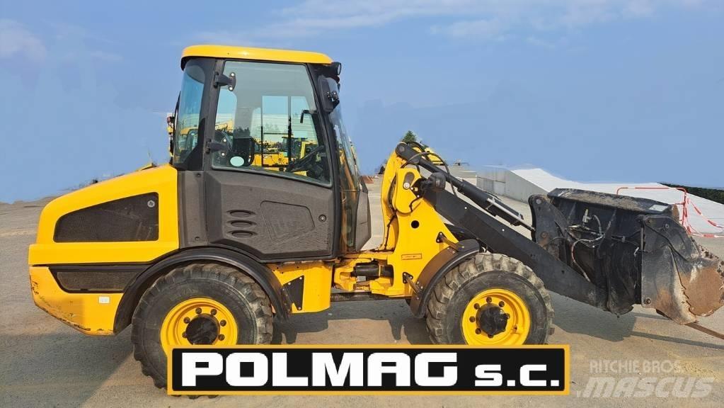 JCB 406 Колесни товарачи