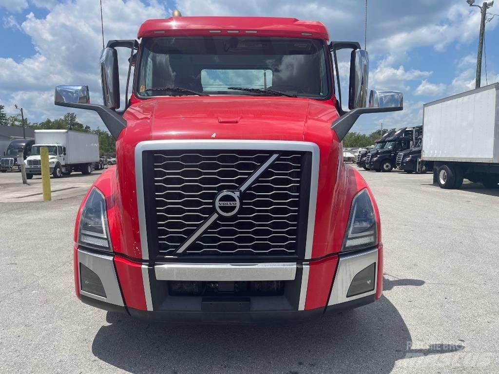 Volvo VNL64T300 Влекачи