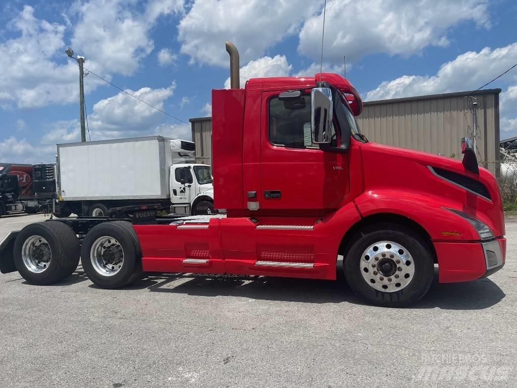 Volvo VNL64T300 Влекачи