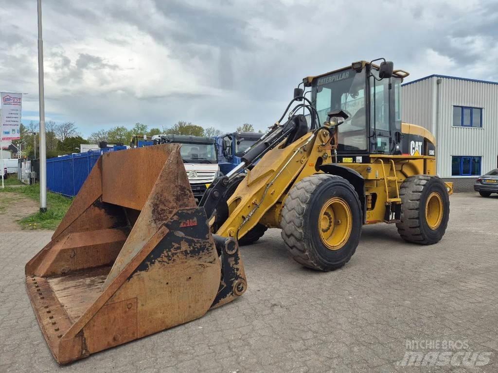 CAT 930G Колесни товарачи