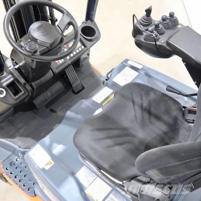 Toyota 8FBE16T Електрически вилични кари-повдигачи