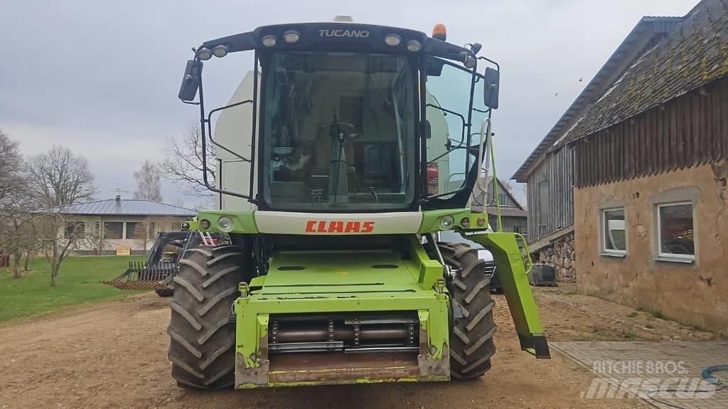 CLAAS Tucano 440 Комбайни