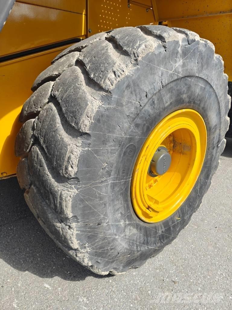 Volvo L 180 E Колесни товарачи
