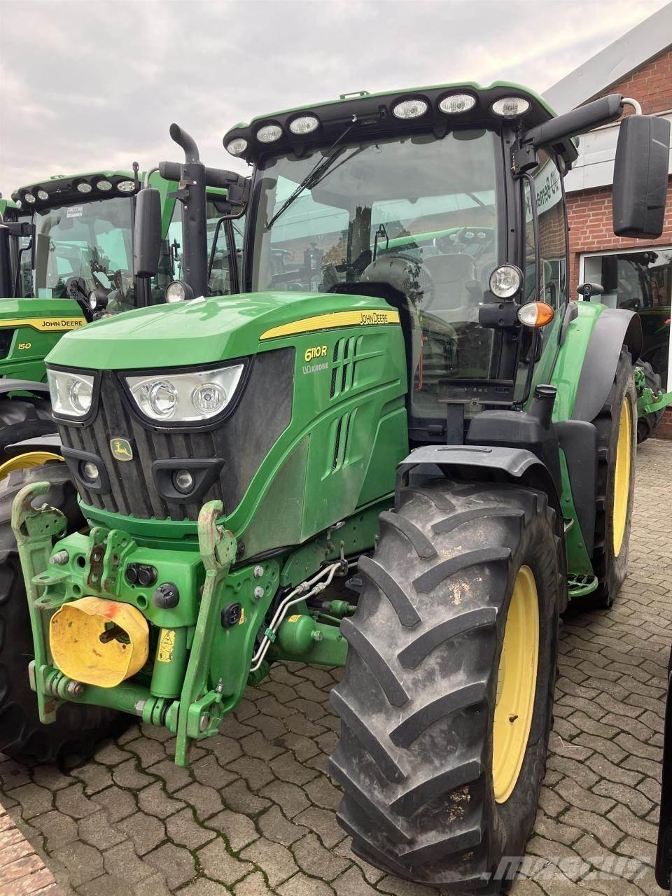 John Deere 6110R Трактори
