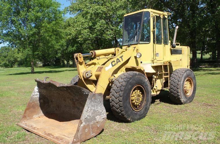 CAT 926 E Колесни товарачи