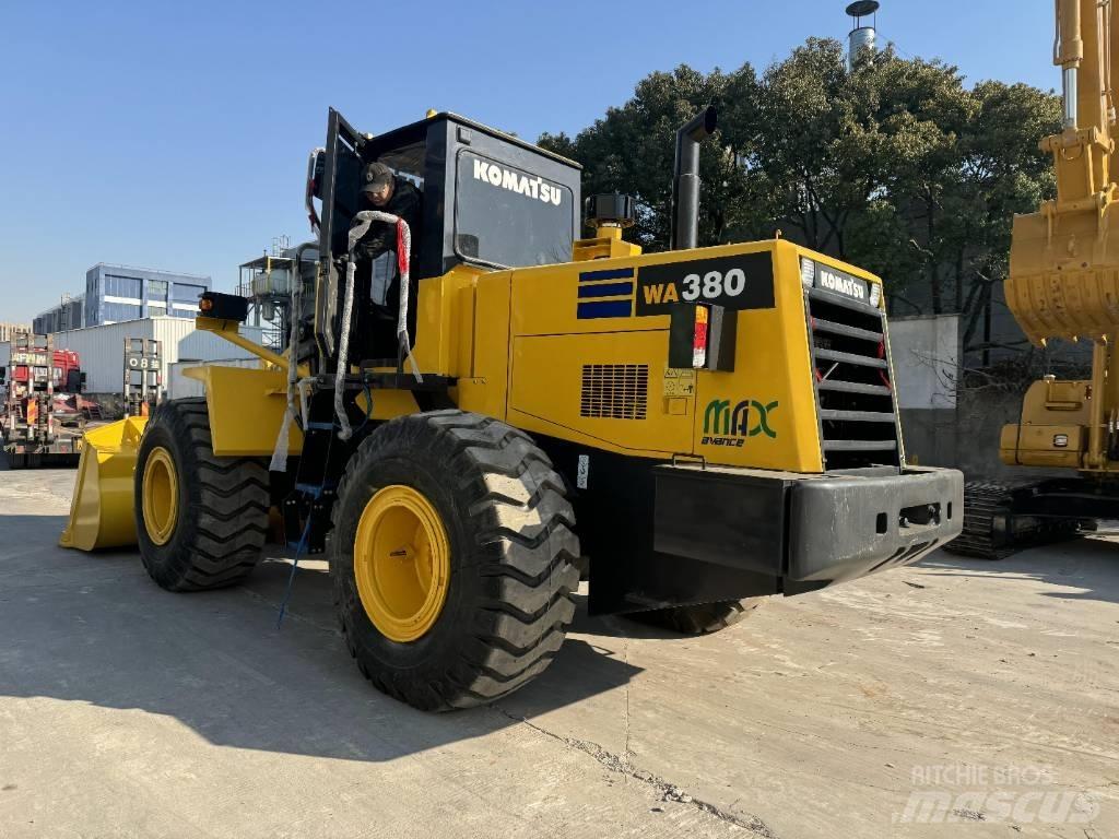 Komatsu WA380-6 Колесни товарачи