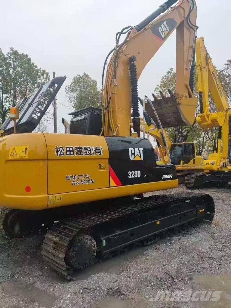 CAT 323D2 Верижен екскаватор