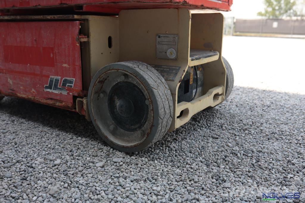 JLG 1230ES Други вишки и платформи