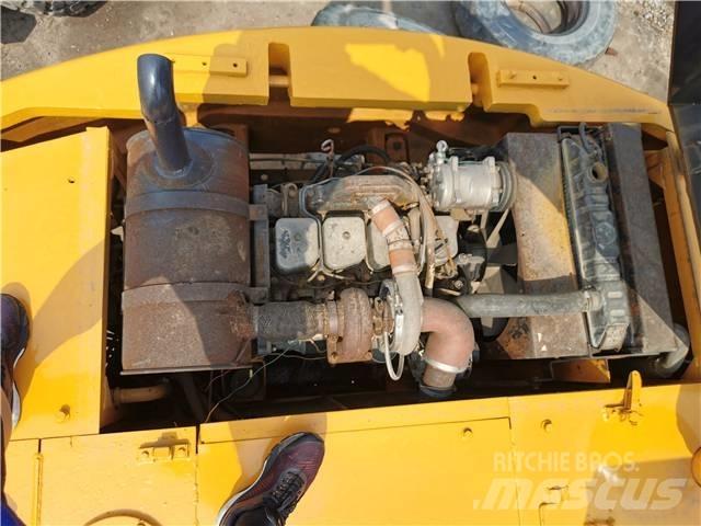 Hyundai R130WD Колесни екскаватори