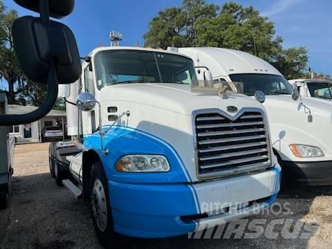 Mack CXN613 Влекачи