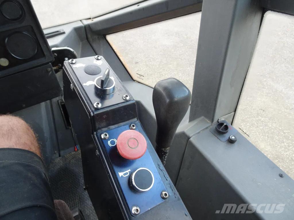 Dynapac CA152D Пневматични гумени  ролки
