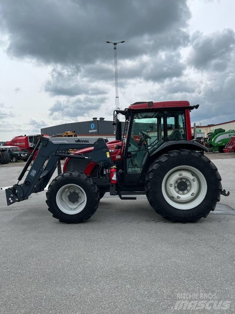 Valtra A 83 Трактори