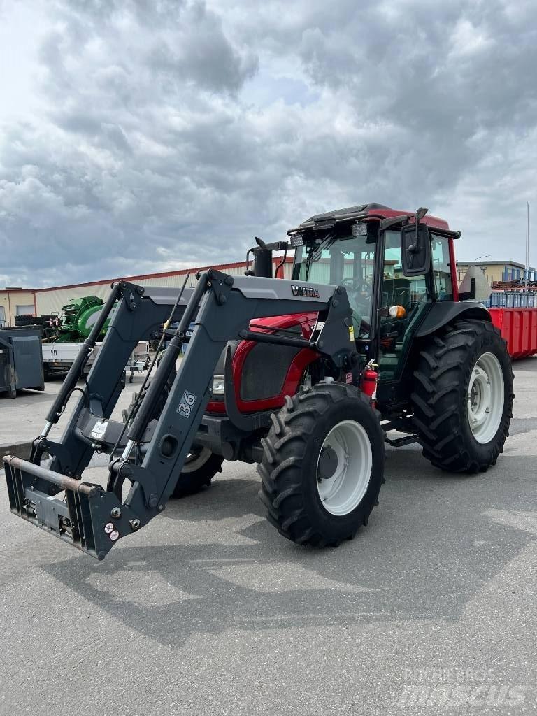 Valtra A 83 Трактори