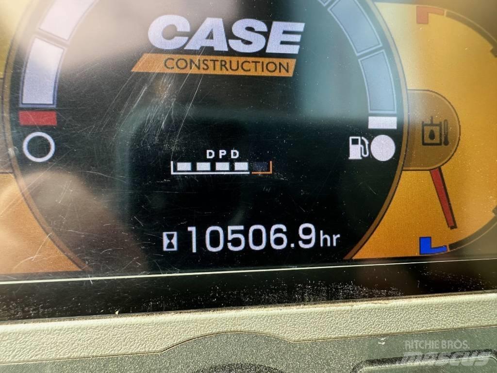 CASE CX 235 C SR Верижен екскаватор