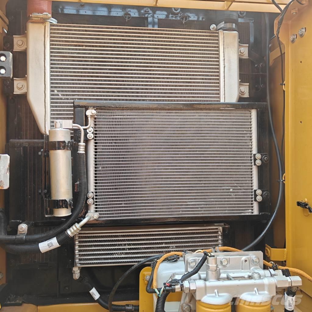 CAT 320D2L Верижен екскаватор