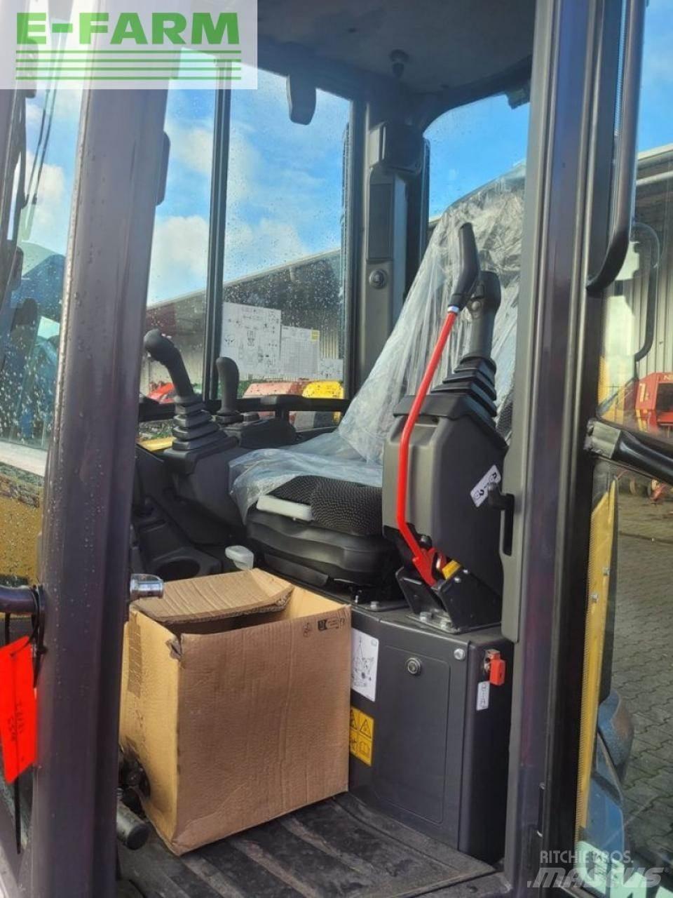 New Holland e55d Колесни екскаватори