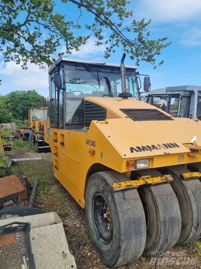 Ammann AP 240 Пневматични гумени  ролки
