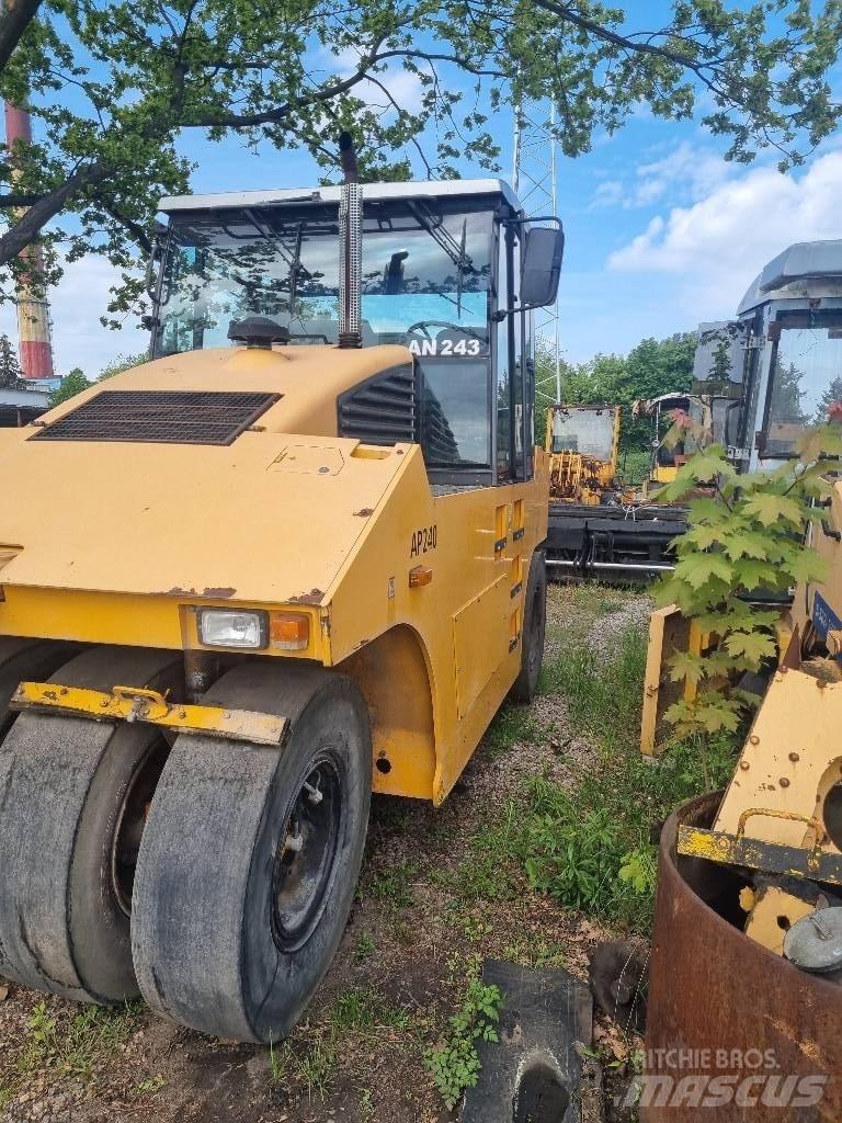 Ammann AP 240 Пневматични гумени  ролки
