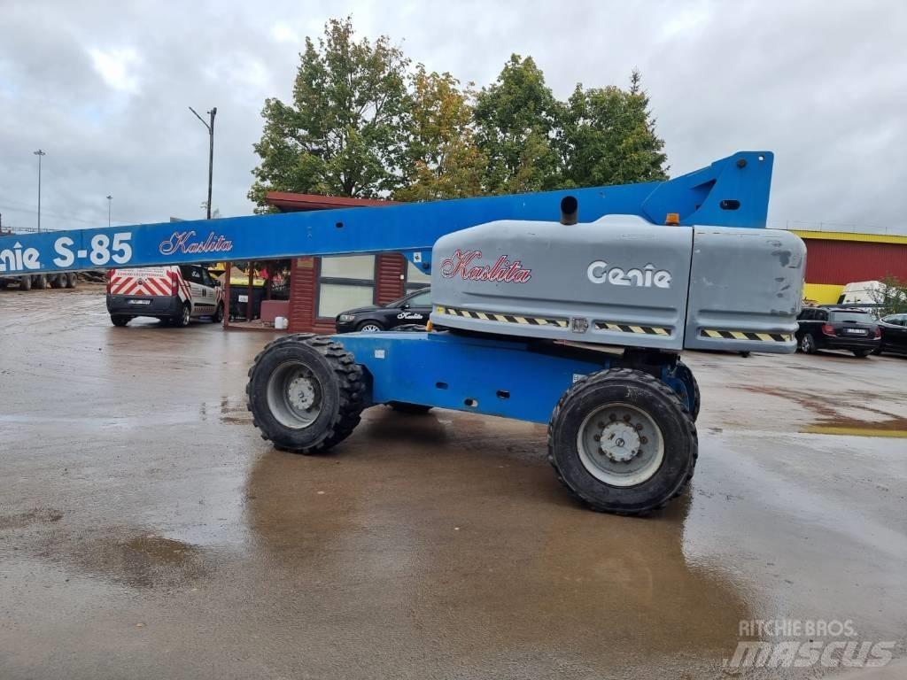 Genie S 85 4WD Телескопични повдигачи

