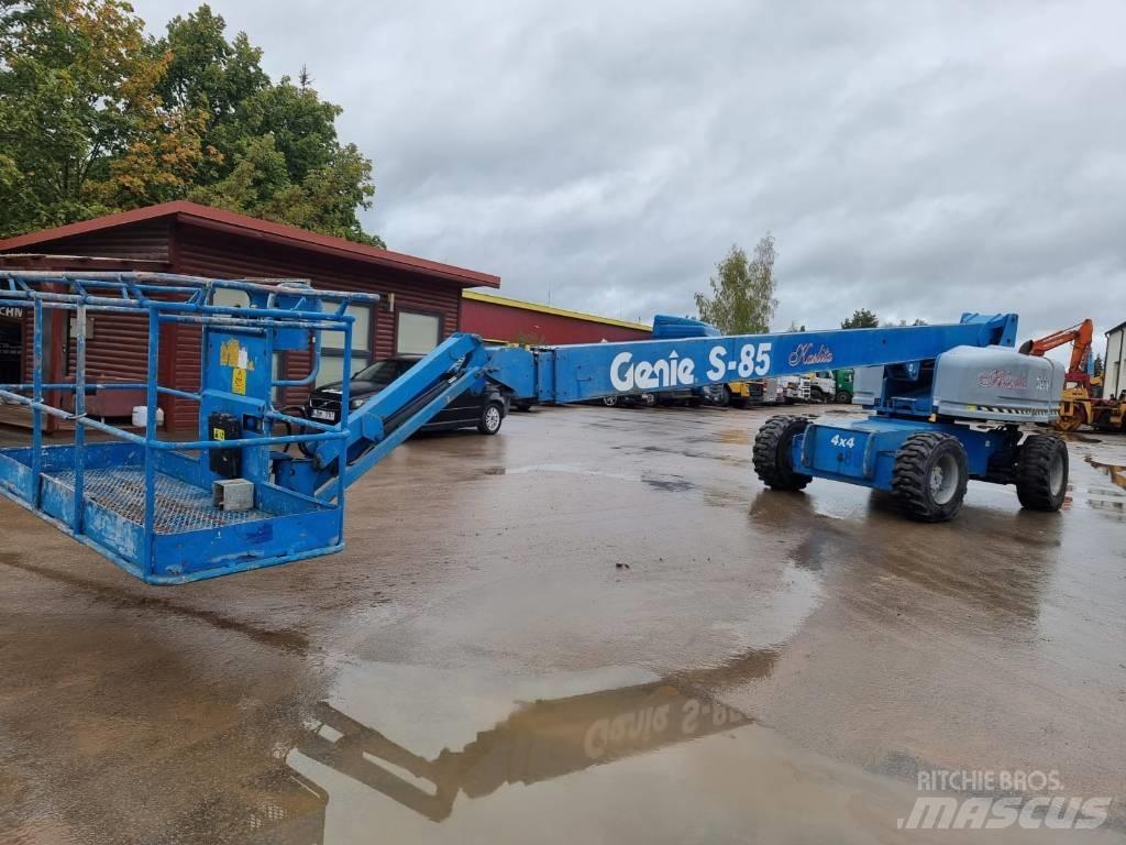 Genie S 85 4WD Телескопични повдигачи

