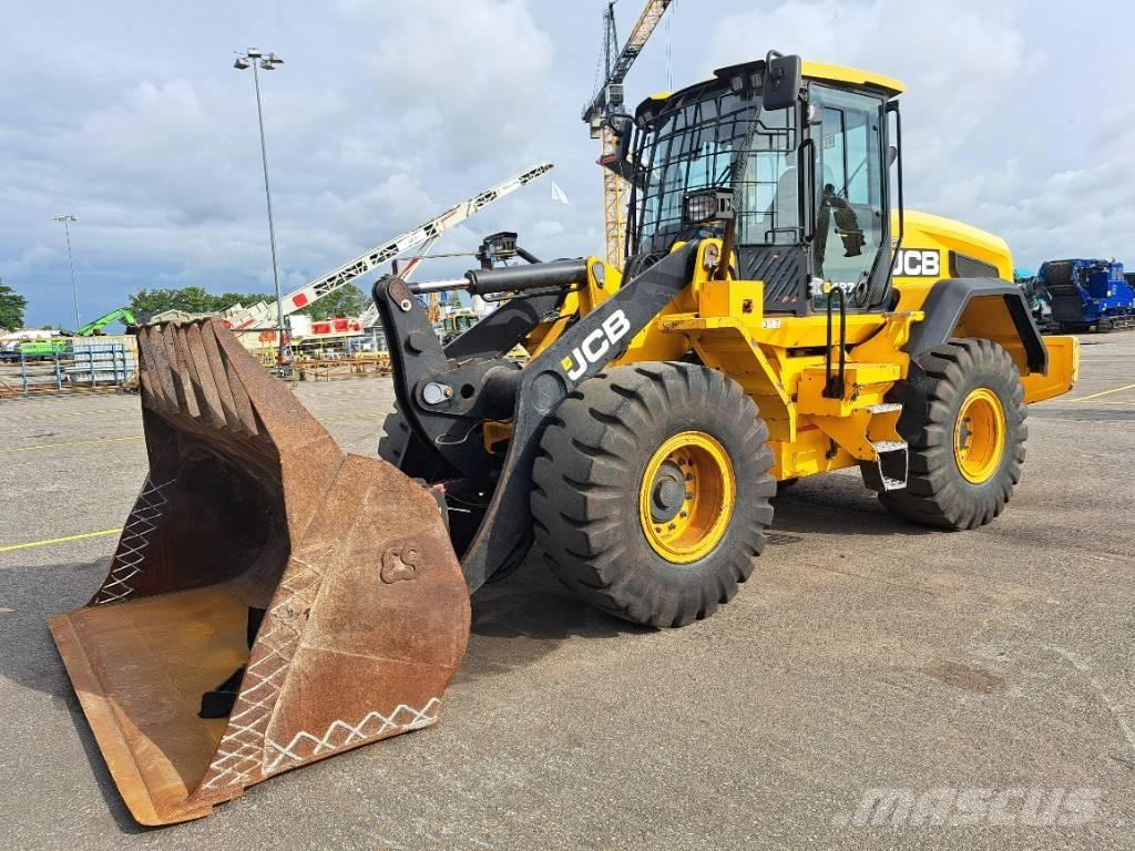 JCB 427 ZX Колесни товарачи