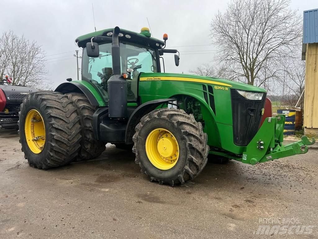 John Deere 8260R Трактори