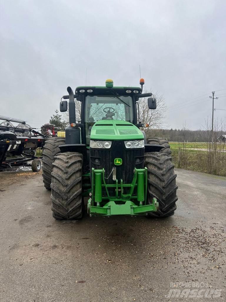 John Deere 8260R Трактори