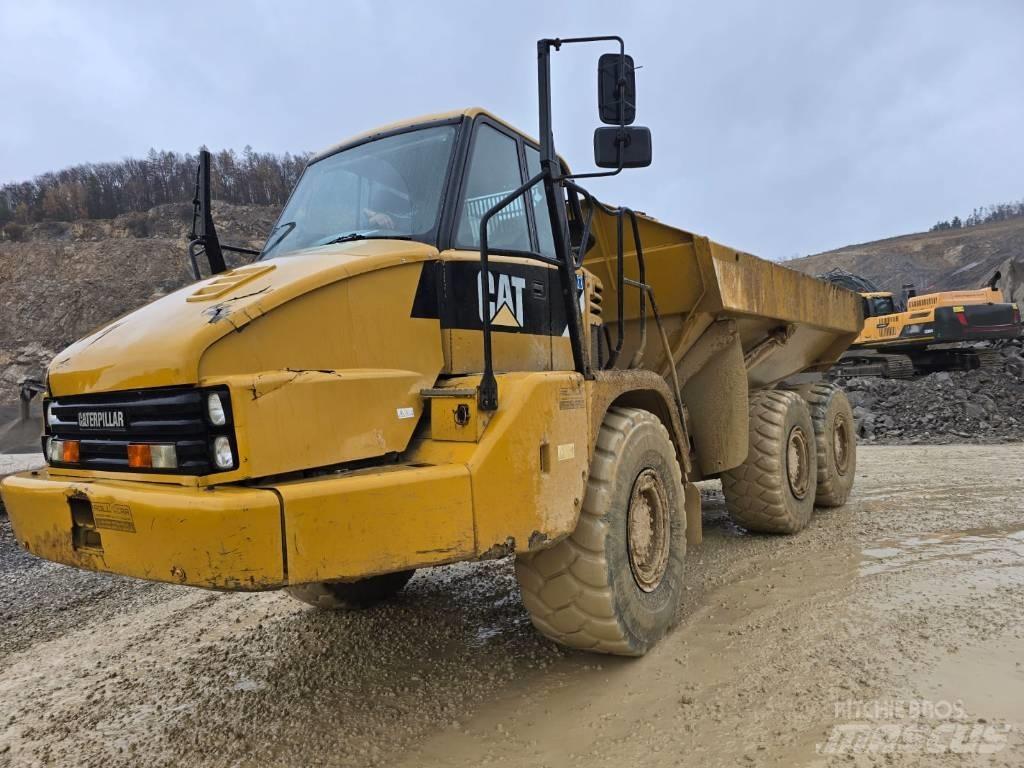 CAT 730 Дъмпери/моторни превозни средства