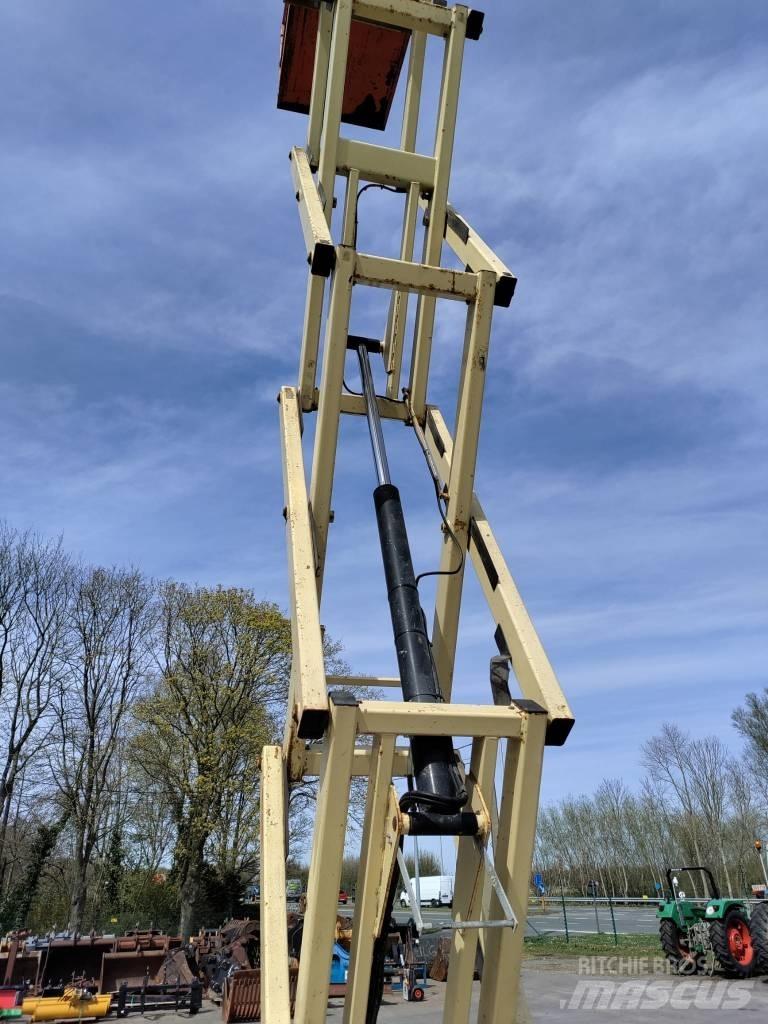 JLG 2646 E 3 Ножични работни платформи